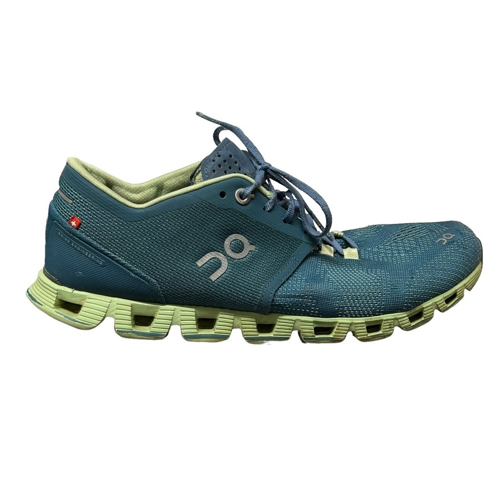 On Cloud Women’s X Running Shoe Size 9